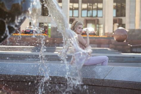 Fétiche Escort Femme fontaine dans Paris, France